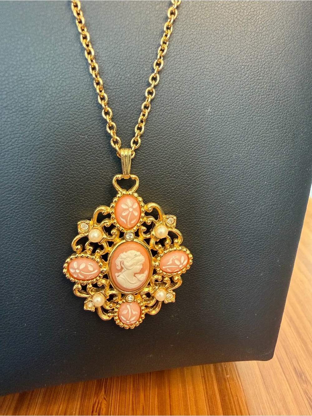 Vintage Avon Gold-Tone Coral Cameo Pendant Necklace w/ matching earrings